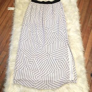 SOLD SOLD   Worthington Black & white Double layered side slit Silky Maxi skirt